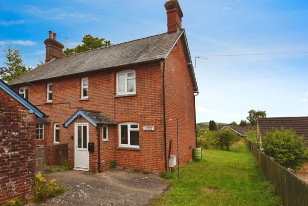 Property for sale in Avenue Cottages, Salisbury