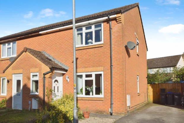 Property for sale in Cooks Close, Salisbury