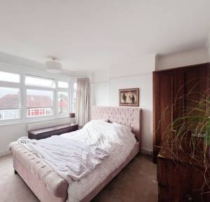 4 Bedroom House for sale in Thistlebarrow Road, Salisbury