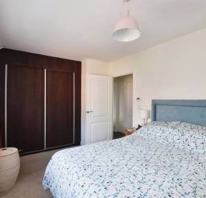 2 Bedroom Flat for sale in Dimmer Drive, Salisbury