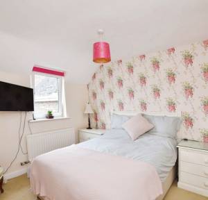 2 Bedroom House for sale in Castle Street, Salisbury