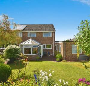 4 Bedroom House for sale in Paddock Close, Salisbury