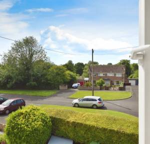 4 Bedroom House for sale in Paddock Close, Salisbury