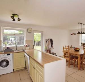 3 Bedroom Bungalow for sale in , Salisbury