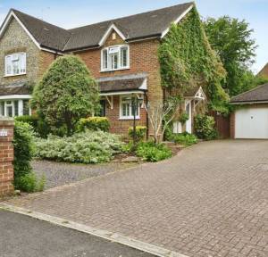 4 Bedroom House for sale in Ash Crescent, Salisbury