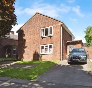 2 Bedroom Flat for sale in Barrington Road, Salisbury