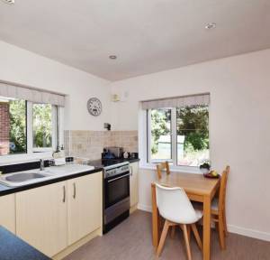 2 Bedroom Flat for sale in Barrington Road, Salisbury