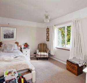 2 Bedroom Flat for sale in Barrington Road, Salisbury