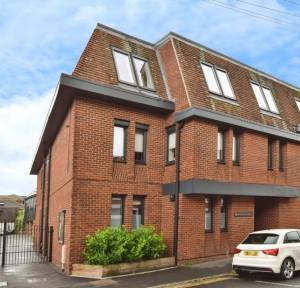 1 Bedroom Flat for sale in Pennyfarthing Street, Salisbury