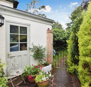 2 Bedroom House for sale in 22a South Street, Salisbury