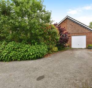 3 Bedroom Bungalow for sale in Allington Track, Salisbury