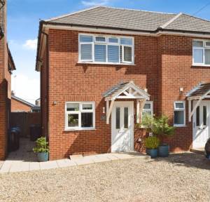 3 Bedroom House for sale in Meads Road, Salisbury