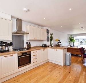 3 Bedroom House for sale in Meads Road, Salisbury