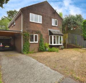 4 Bedroom House for sale in Eyres Drive, Salisbury