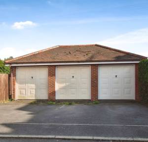 2 Bedroom House for sale in Green Lane, Salisbury