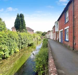 2 Bedroom House for sale in Water Lane, Salisbury