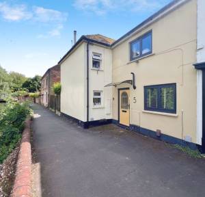 2 Bedroom House for sale in Water Lane, Salisbury