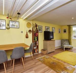 2 Bedroom House for sale in Water Lane, Salisbury