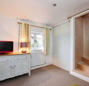 2 Bedroom House for sale in Water Lane, Salisbury