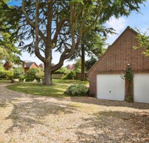 4 Bedroom House for sale in Shady Bower, Salisbury