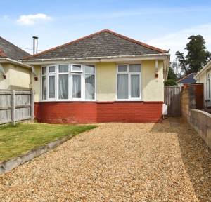 2 Bedroom Bungalow for sale in Melvin Close, Salisbury