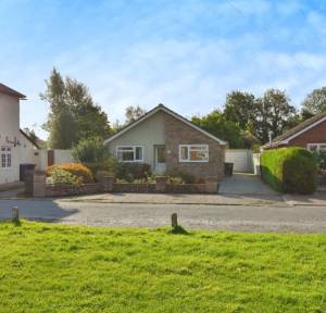 3 Bedroom Bungalow for sale in The Borough, Salisbury