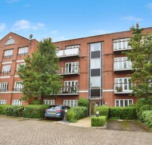 2 Bedroom Flat for sale in , Salisbury