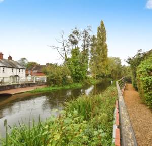 2 Bedroom Flat for sale in , Salisbury