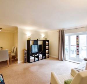 2 Bedroom Flat for sale in , Salisbury