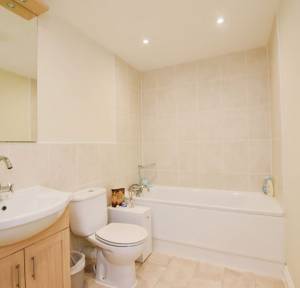 2 Bedroom Flat for sale in , Salisbury