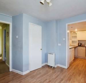 2 Bedroom Flat for sale in Hoadley Green, Salisbury