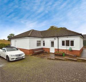 4 Bedroom Bungalow for sale in Figsbury Road, Salisbury