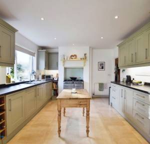 4 Bedroom House for sale in Moberly Road, Salisbury