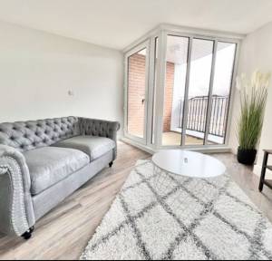 2 Bedroom Flat for sale in Devizes Road, Salisbury