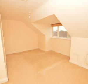 2 Bedroom Apartment / Studio to rent in Longland, Salisbury