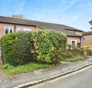 2 Bedroom Flat for sale in Methuen Drive, Salisbury