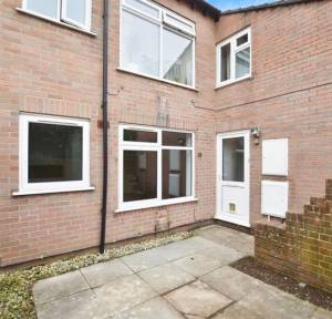 2 Bedroom Flat for sale in Methuen Drive, Salisbury