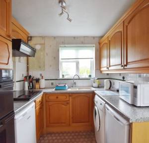 2 Bedroom House for sale in Bishopdown Road, Salisbury