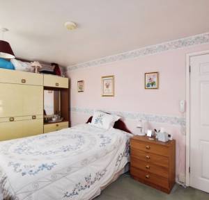 2 Bedroom House for sale in Bishopdown Road, Salisbury