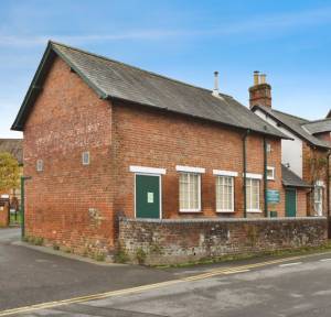 2 Bedroom House for sale in Lower Street, Salisbury