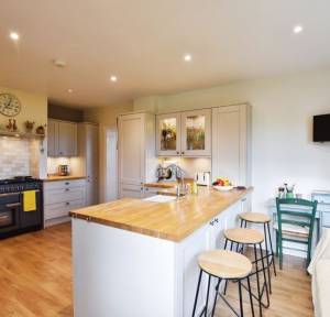 4 Bedroom House for sale in Southampton Road, Salisbury