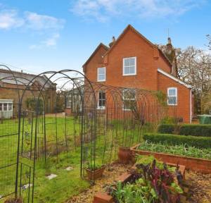 4 Bedroom House for sale in Southampton Road, Salisbury