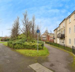 2 Bedroom Flat for sale in Lanfranc Close, Salisbury