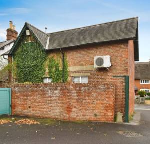 2 Bedroom House for sale in Lower Street, Salisbury