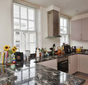 2 Bedroom Flat for sale in 37 Endless Street, Salisbury