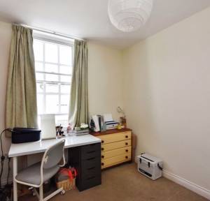 2 Bedroom Flat for sale in 37 Endless Street, Salisbury