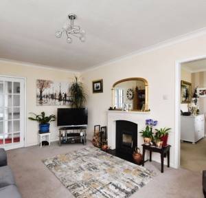 3 Bedroom Bungalow for sale in Hathaway Close, Salisbury