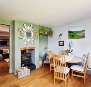 4 Bedroom House for sale in Middleton Road, Salisbury