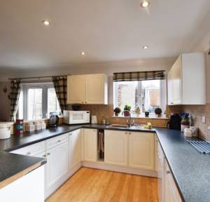 3 Bedroom House for sale in Castle Road, Salisbury