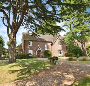 4 Bedroom House for sale in Grove Court, Salisbury